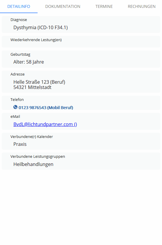 Patientendaten in 4 Tabs organisiert
